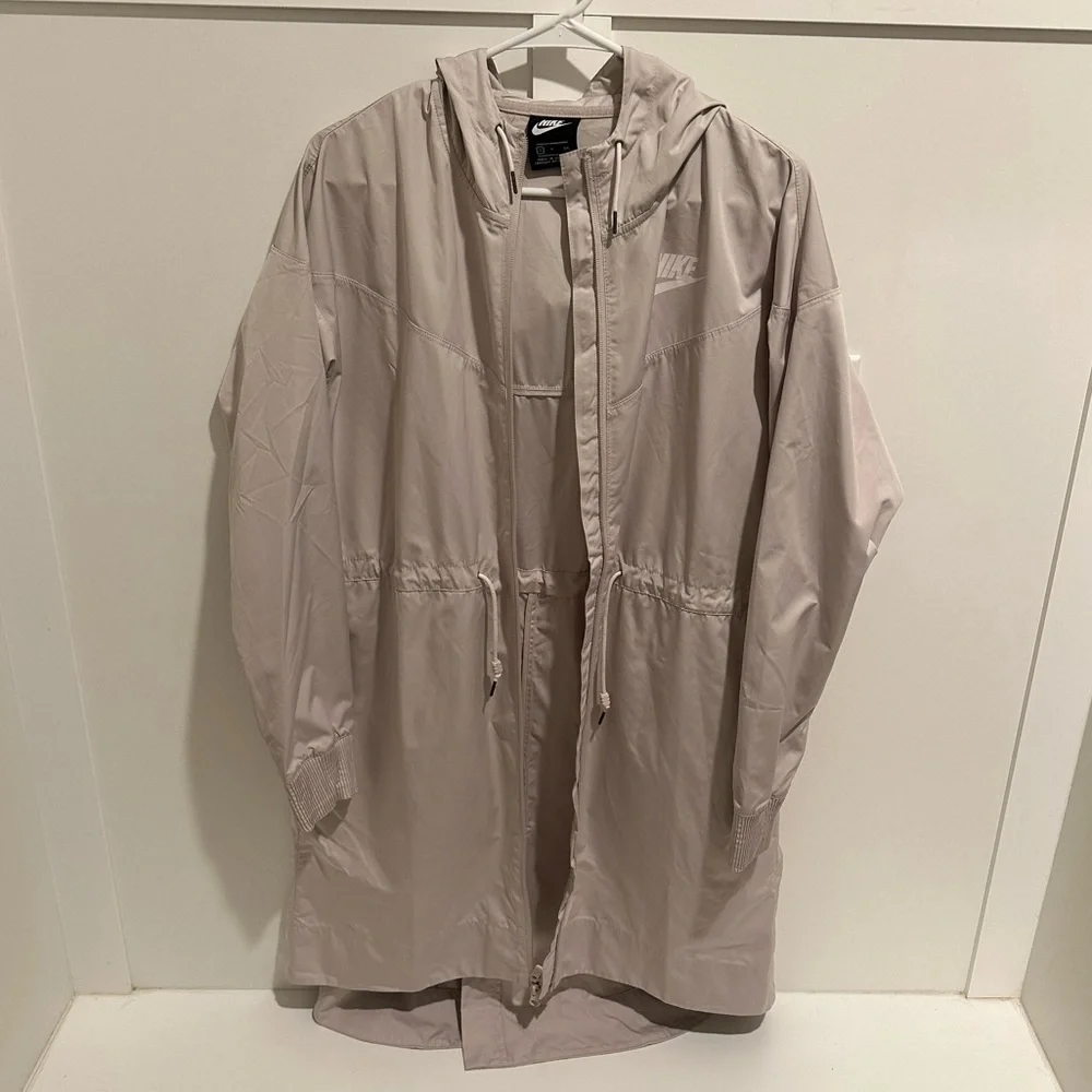 Nike Shield Windrunner Longline Jacket Desert Sand Small - Picture 3 of 7